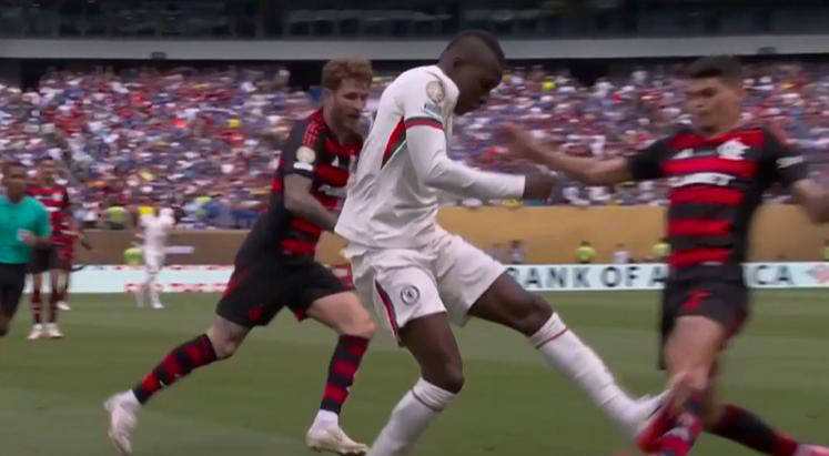 切尔西队长因伤缺席重要比赛，球迷忧心的简单介绍