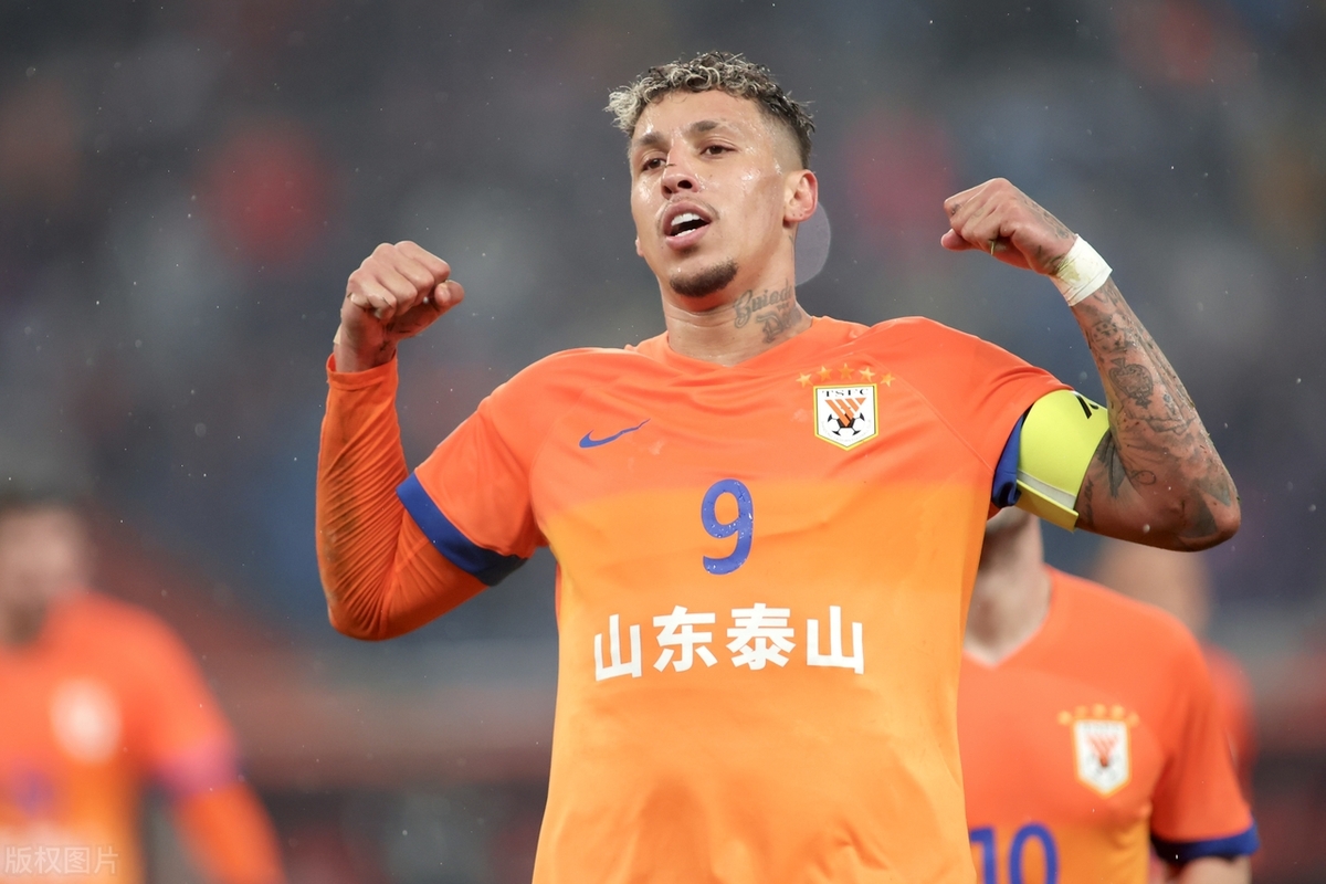 包含上海申花迎战柏太阳神取得胜利的词条