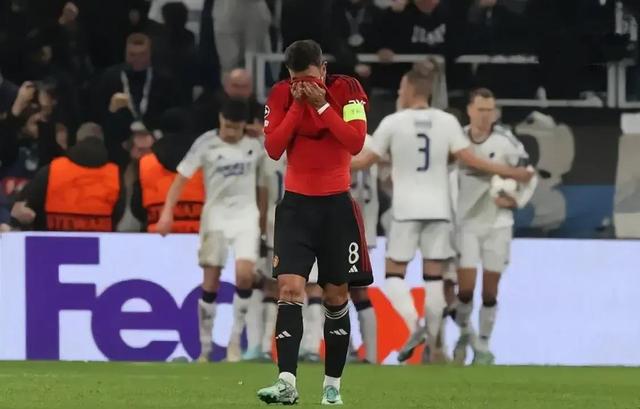 皇马遭遇出局,无缘欧冠下一轮的简单介绍 皇马遭遇出局,无缘欧冠下一轮的简单介绍