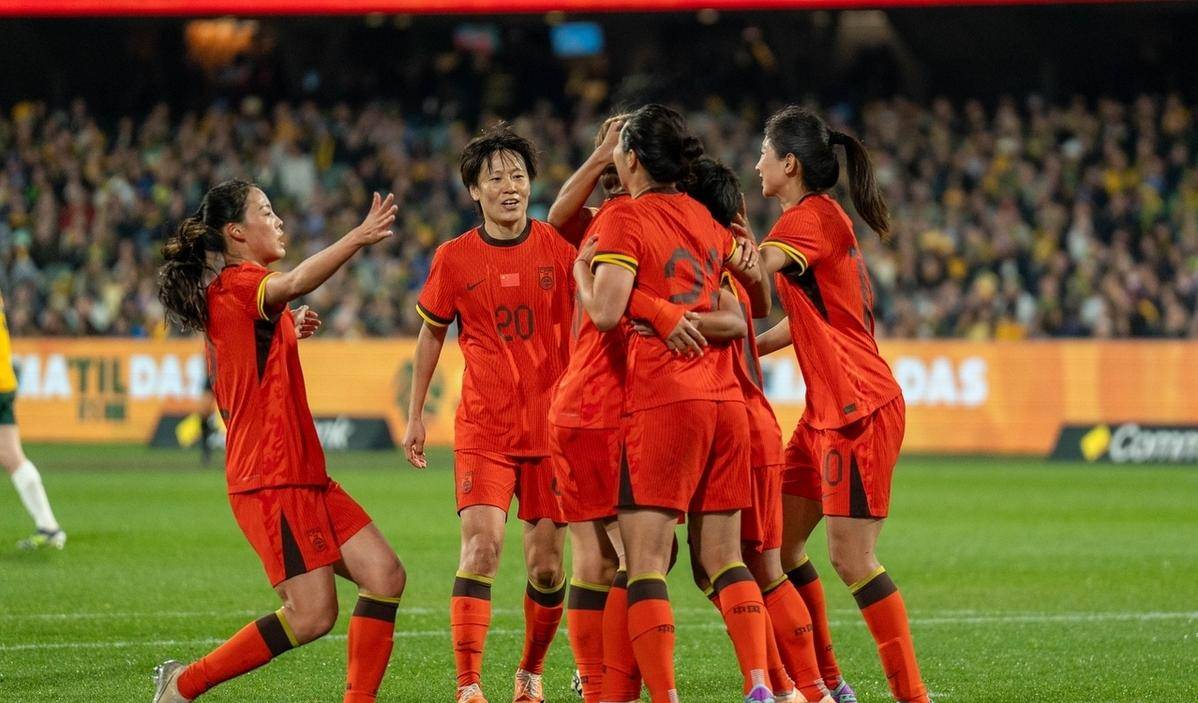 关于中国女足夺冠喜获世界瞩目球迷狂欢庆祝胜利的信息