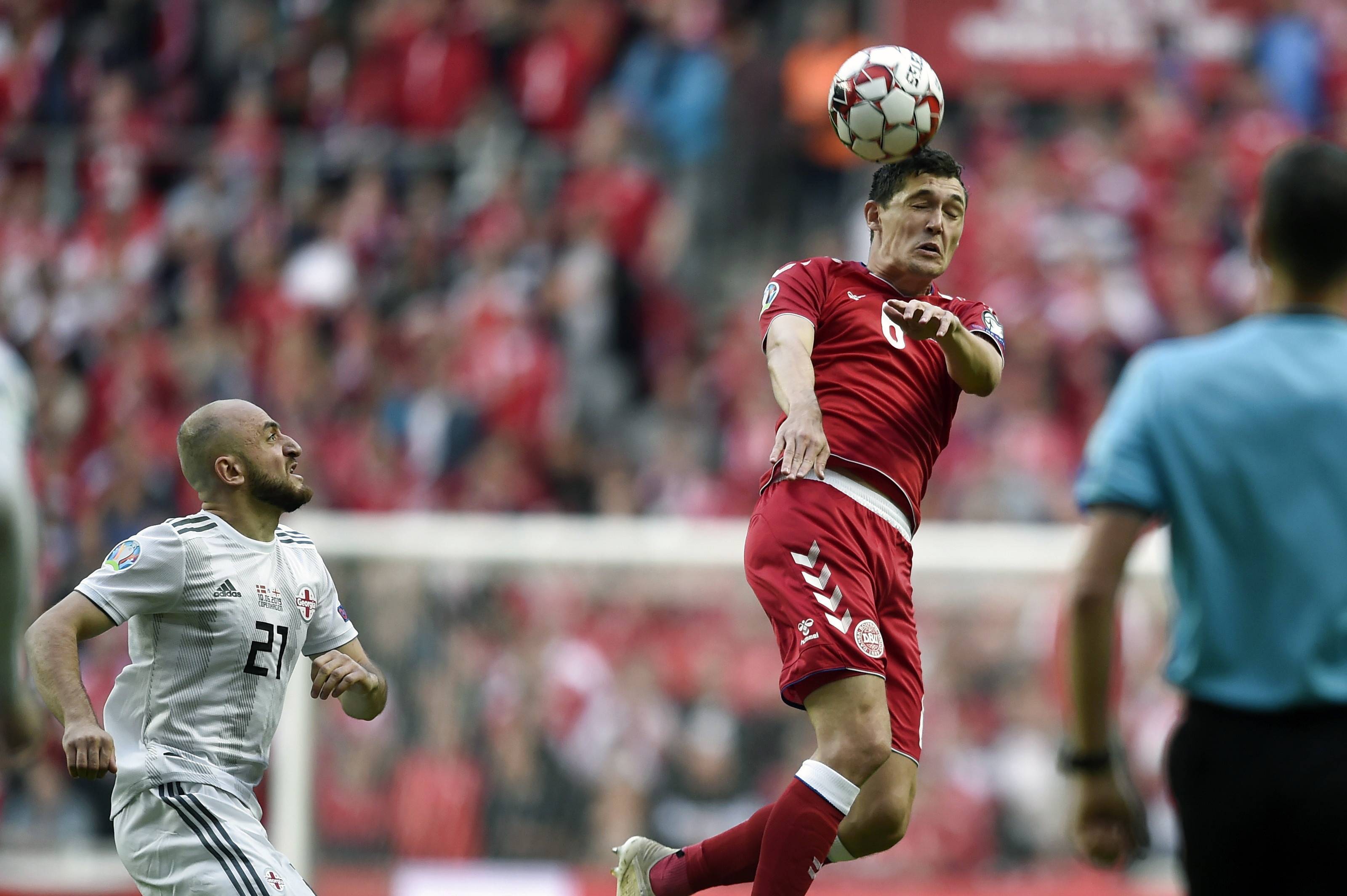 关于欧洲预选赛：英格兰力克捷克，小组出线前景光明的信息