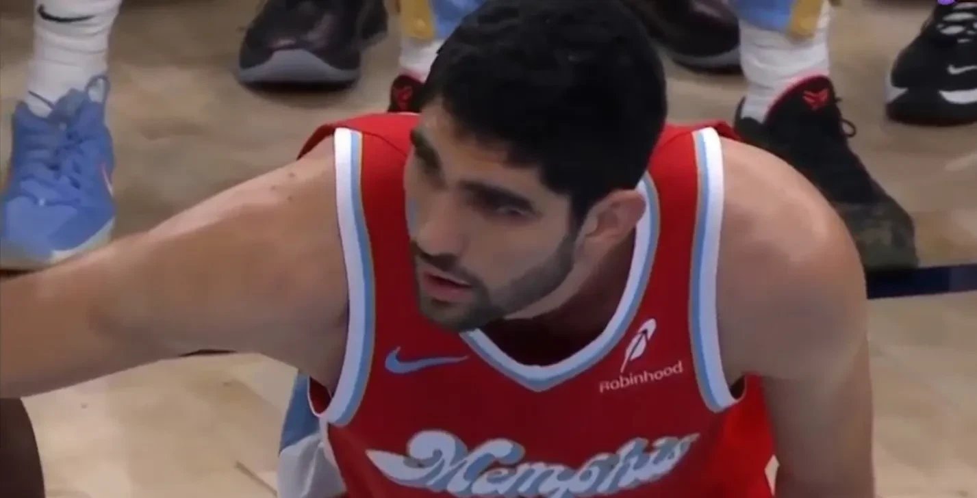 关于灰熊遭遇困境挑战，球员需鼓舞士气全力以赴的信息