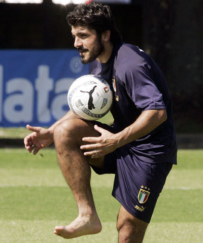 阿琛球员疯狂训练,决战之际备战万无一失的简单介绍 阿琛球员疯狂训练,决战之际备战万无一失的简单介绍