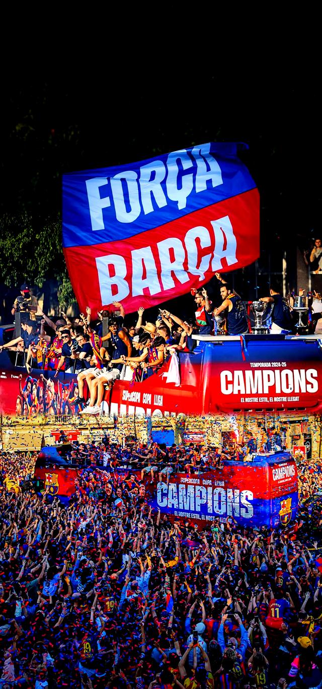 西甲球队取得胜利，球迷狂热支持