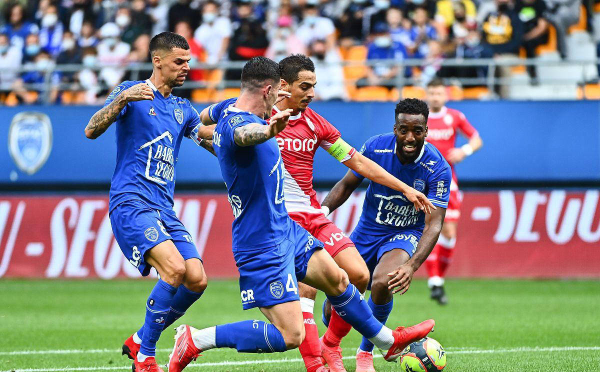 赫塔菲惨遭比利亚雷亚尔逆袭 赫塔菲惨遭比利亚雷亚尔逆袭