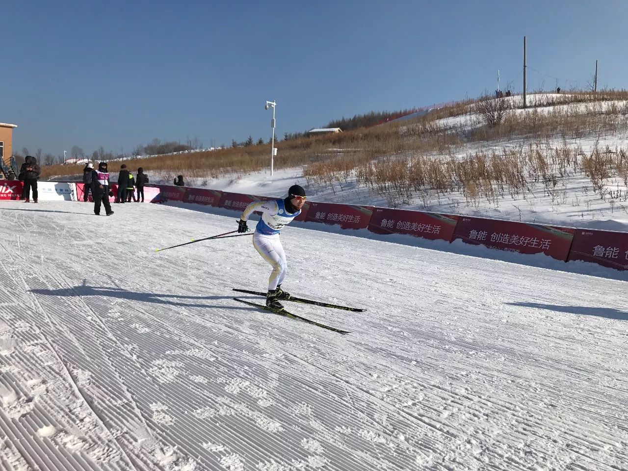 瑞典选手勇往直前，勇夺桂冠的简单介绍