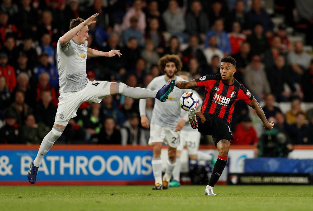 关于伯恩茅斯保持稳定表现，全队默契配合的信息