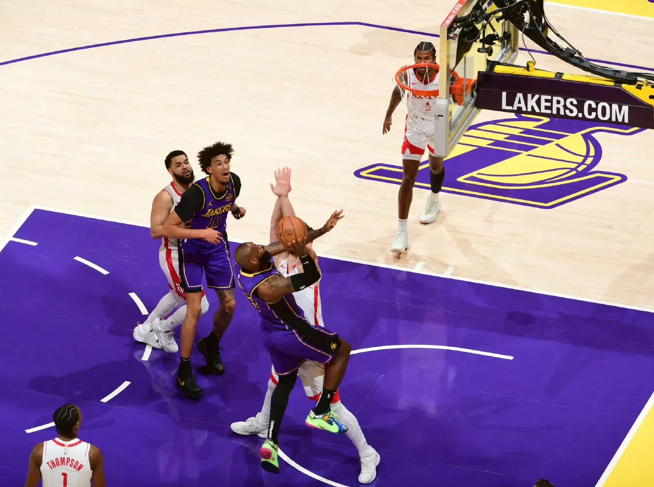 火箭淘汰快船续出征西部半决赛