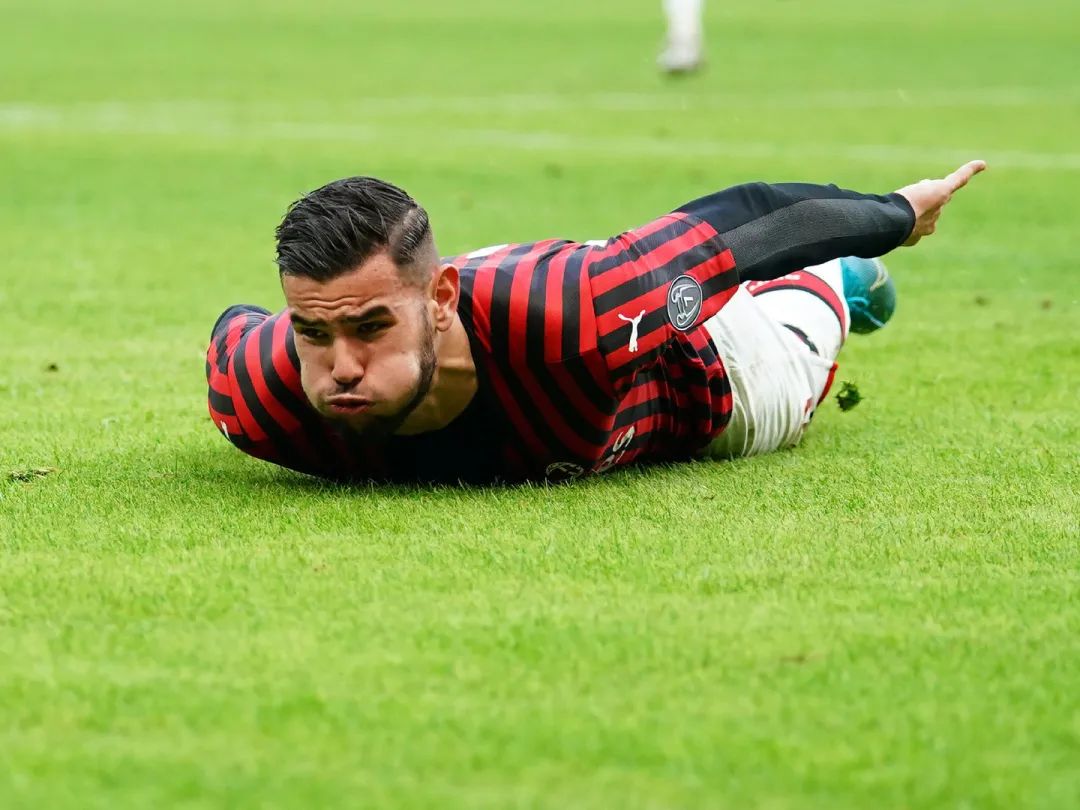 关于那不勒斯惊险闯关，突然袭击的信息