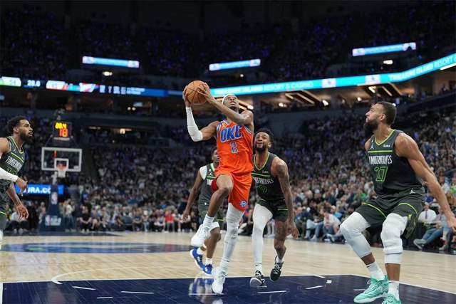 困境中求胜,公牛队逆袭成功晋级 困境中求胜,公牛队逆袭成功晋级