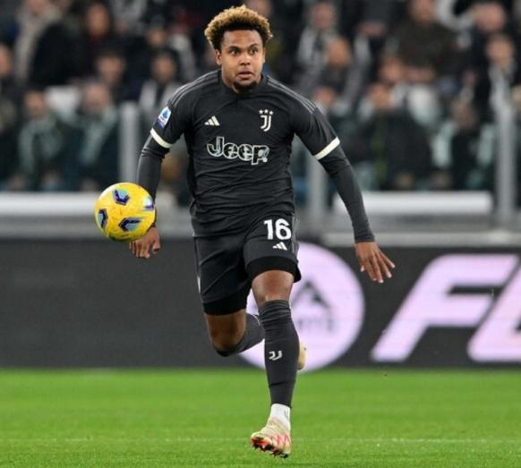 关于尤文图斯客场挑战卡利亚里，豪取三分稳固榜首的信息