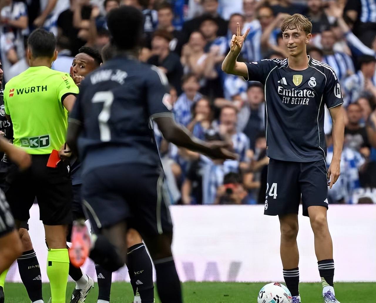 关于塞维利亚连胜升至西甲前四，新赛季领头羊浮出水面的信息