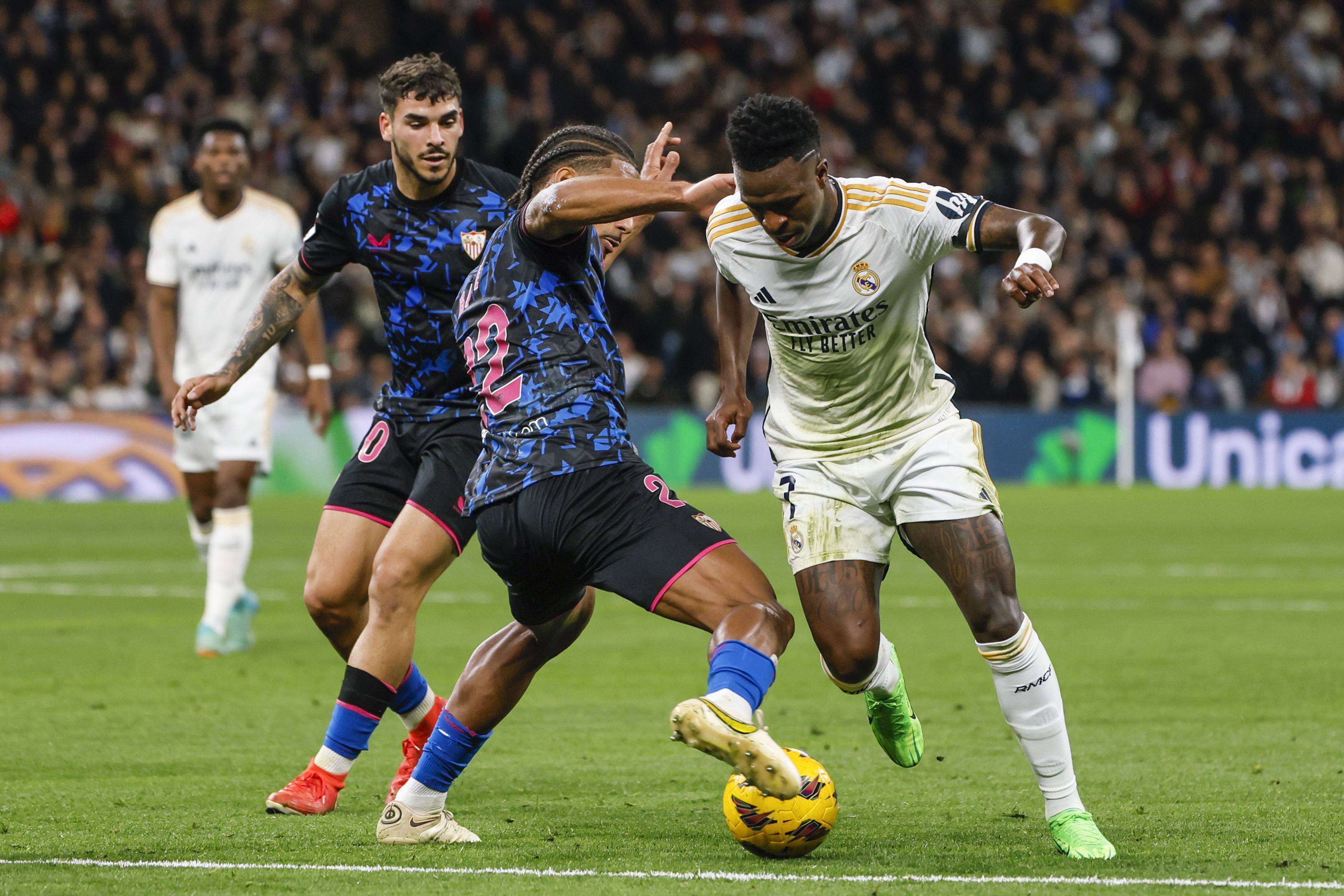 塞维利亚客场失利,遗憾出局 塞维利亚客场失利,遗憾出局