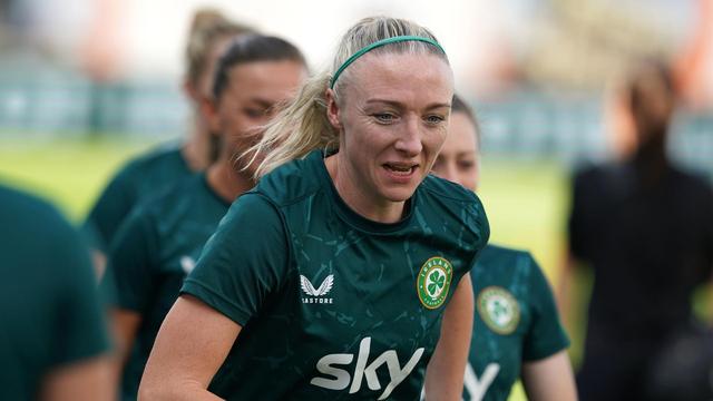 爱尔兰女足选手因伤退出比赛