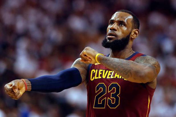 关于骑士大胜老鹰,勒布朗斯特带领攻击的信息 关于骑士大胜老鹰,勒布朗斯特带领攻击的信息