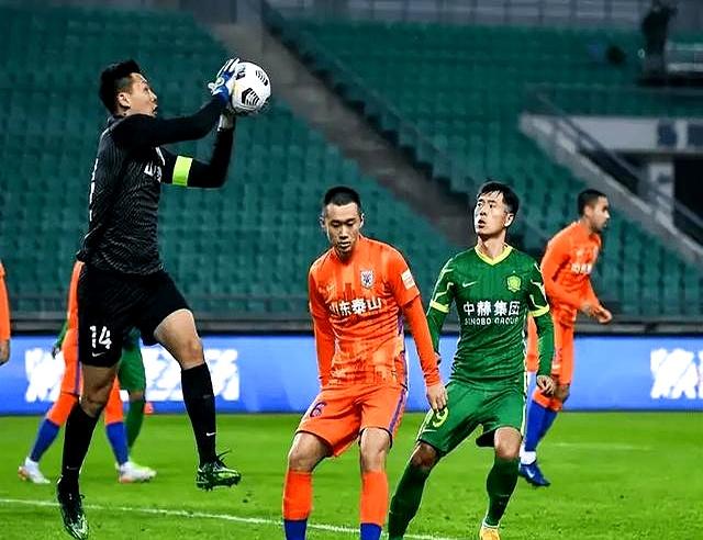 裁判严格执法保证比赛公正，全场球迷满意离场的简单介绍