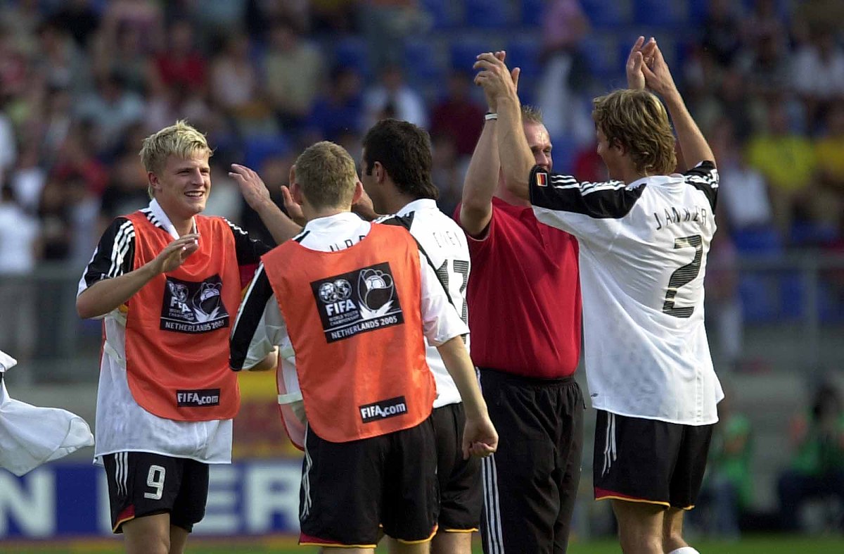 荷兰联赛最新战况曝光,争夺冠军激烈 荷兰联赛最新战况曝光,争夺冠军激烈